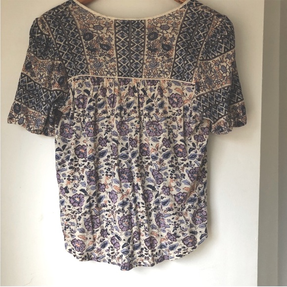 Lucky Brand Flowy Blue and Purple pattern Boho T-Shirt ~ EUC - Picture 4 of 4